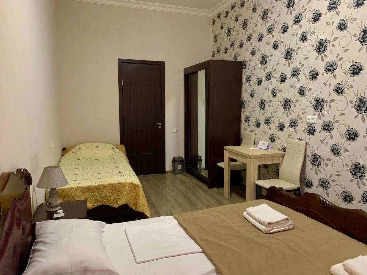 Hotel Red Bridge Kutaisi Exterior photo